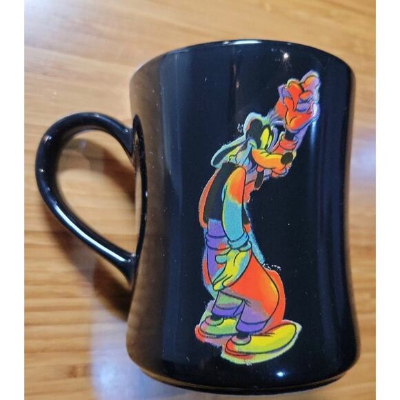 Disney’s Goofy Black and Orange Collectable Mug - Picture 6 of 6
